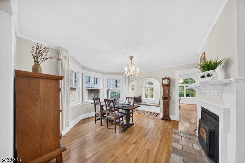 58 Mountain Ave