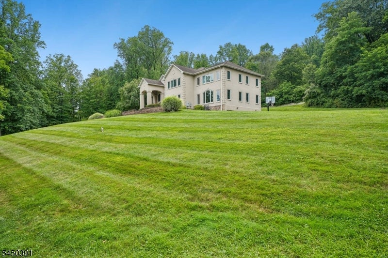 537 Mount Kemble Ave