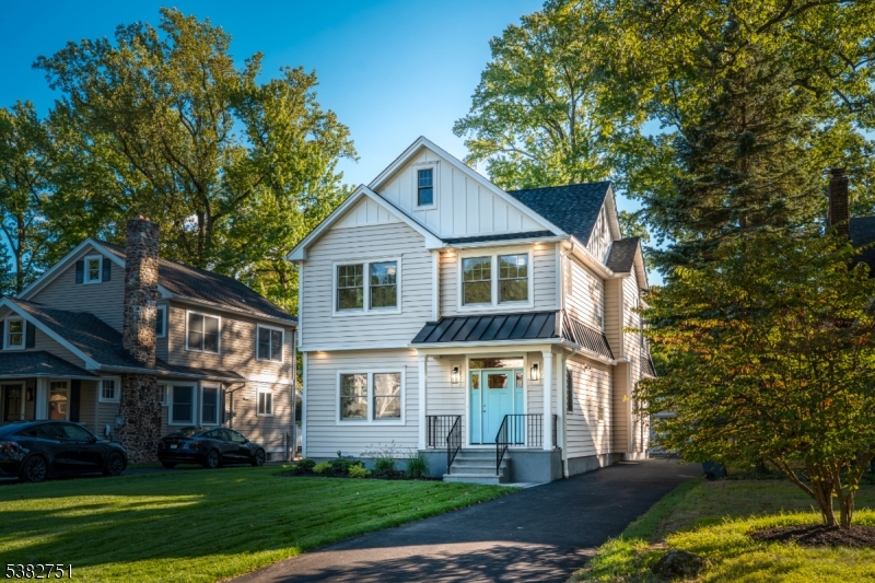 834 Tice Pl