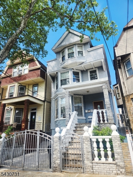 324 Clifton Ave