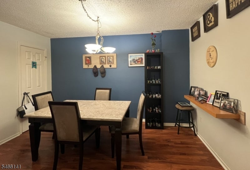 12 Burlington Ct 12