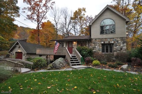 Photo of 56 Lake Shore Dr, Montville, NJ 07045 (MLS # 3994741)