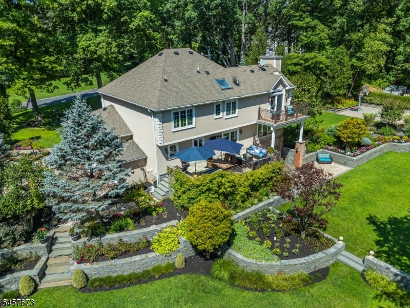 3 Red Oak Ln