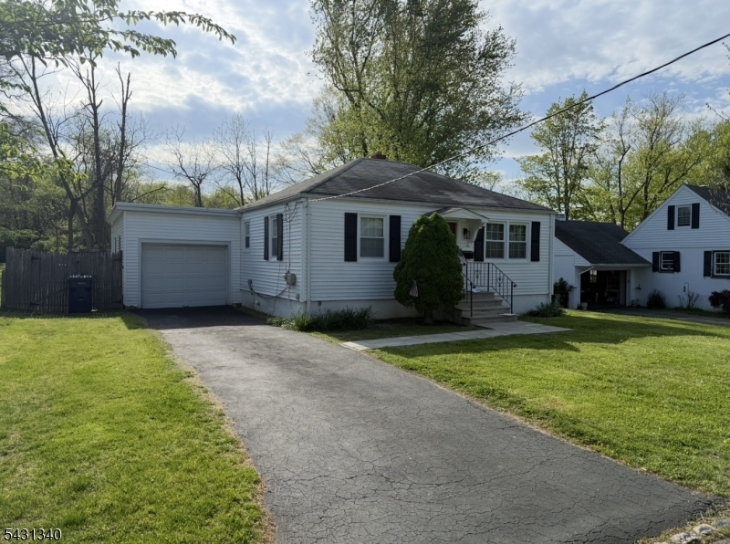 10 Lake Dr