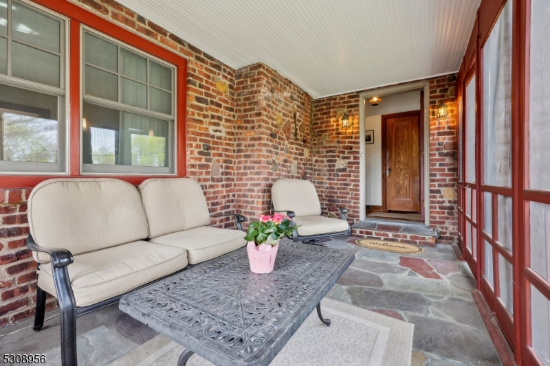 88 S Prospect St