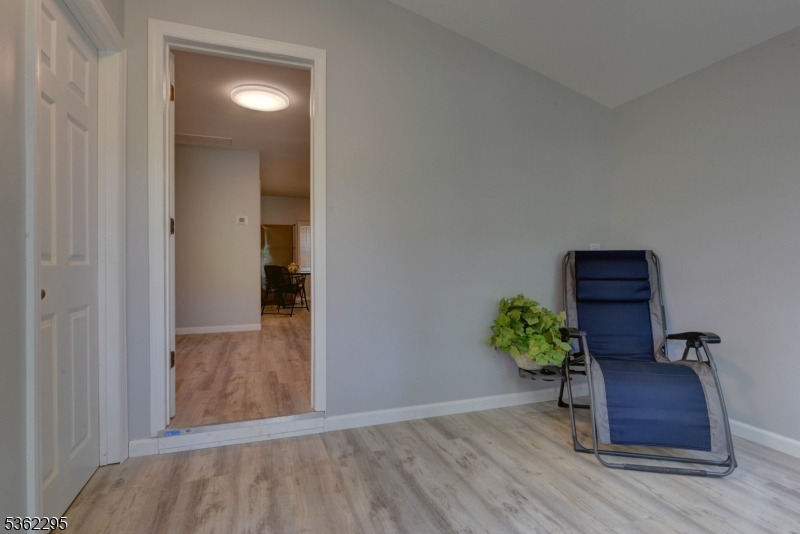 37 Lakeview Ter