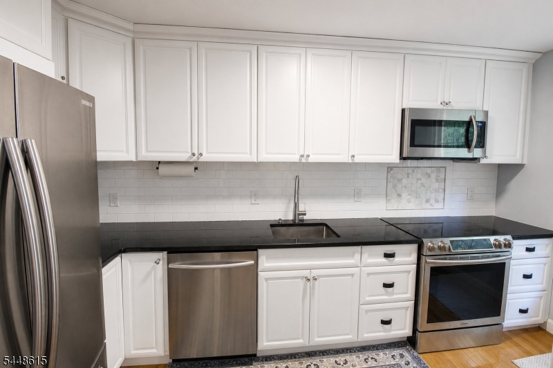 390 Morris Ave 28