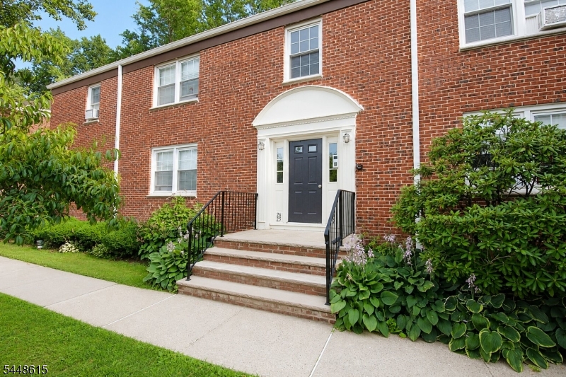 390 Morris Ave 28