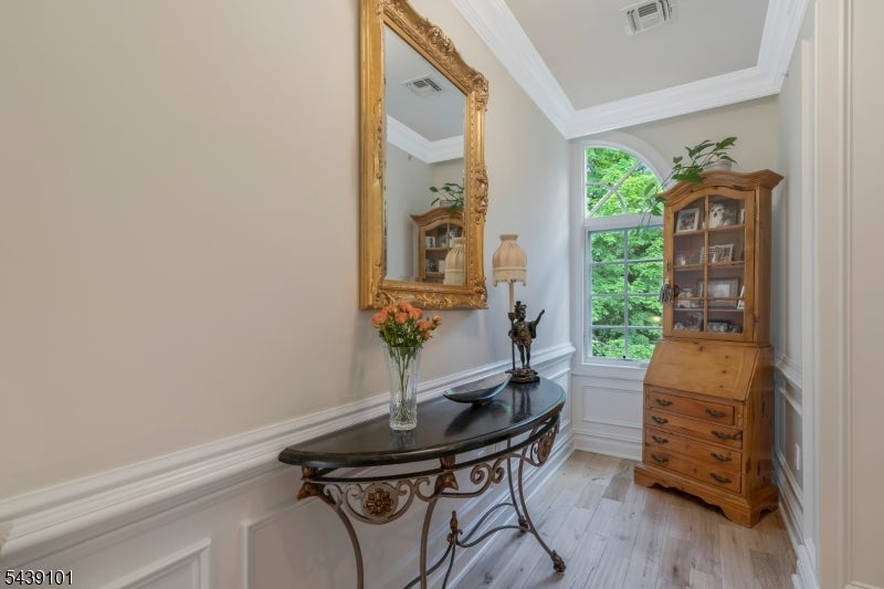 10 Schmidt Cir