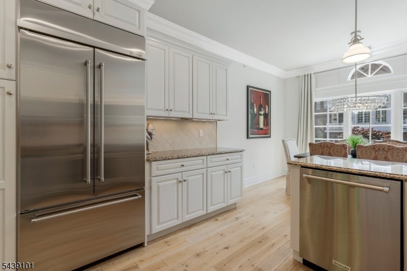 10 Schmidt Cir