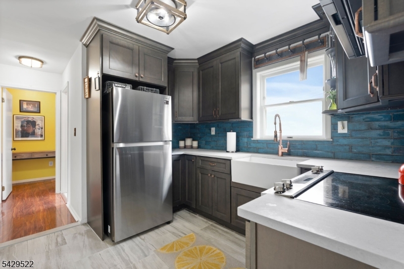 50 Pine St 215