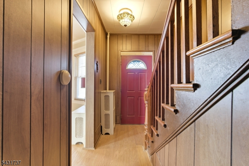 339 Lawrie St