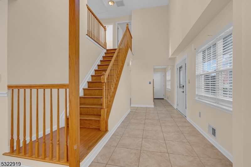 71 Nostrand Rd