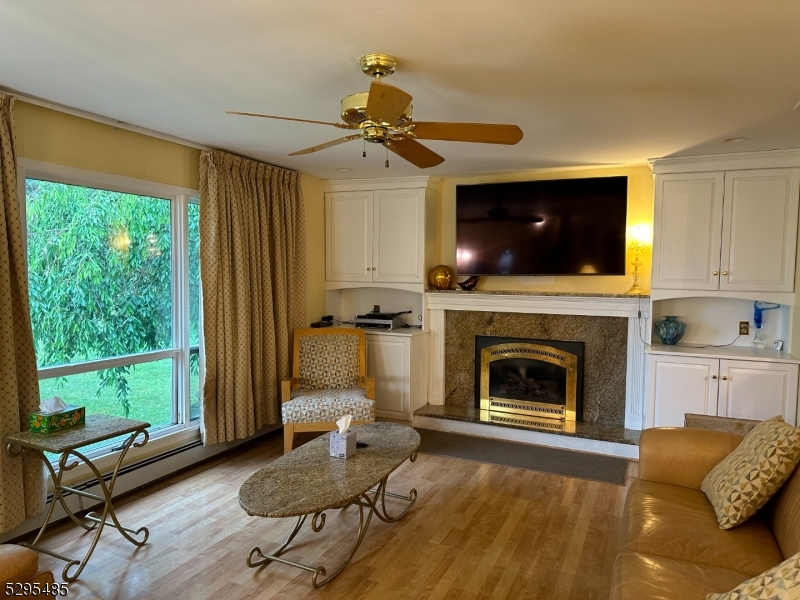 28 Elizabeth Dr