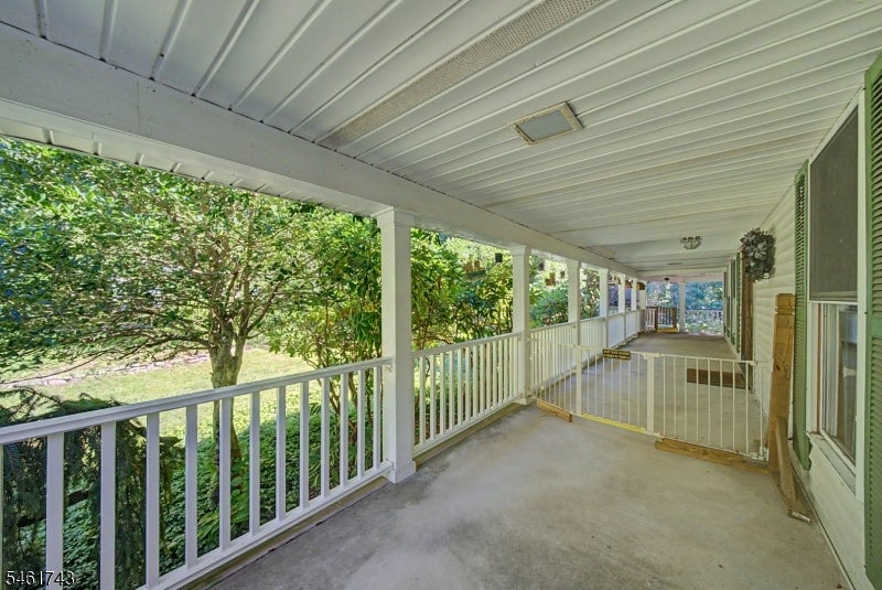 15 Valley Rd
