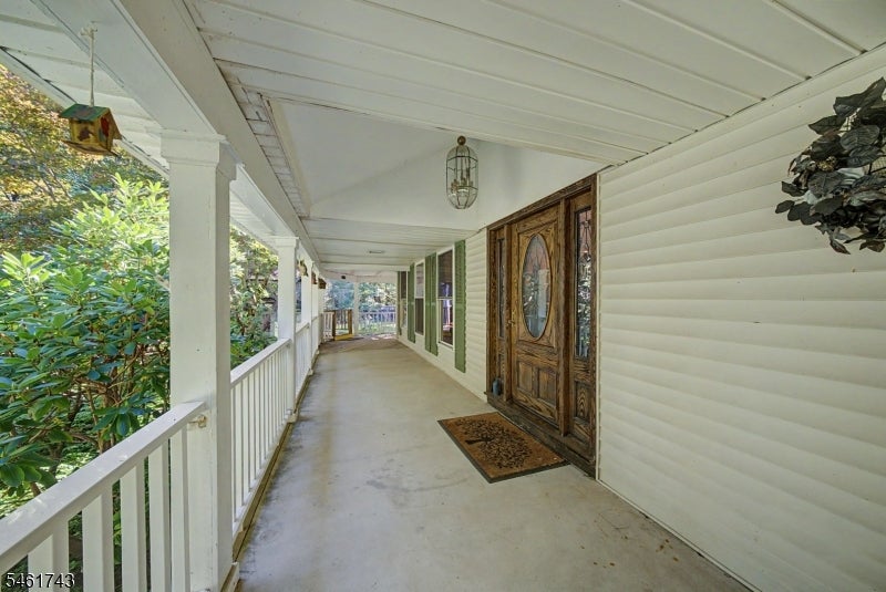 15 Valley Rd
