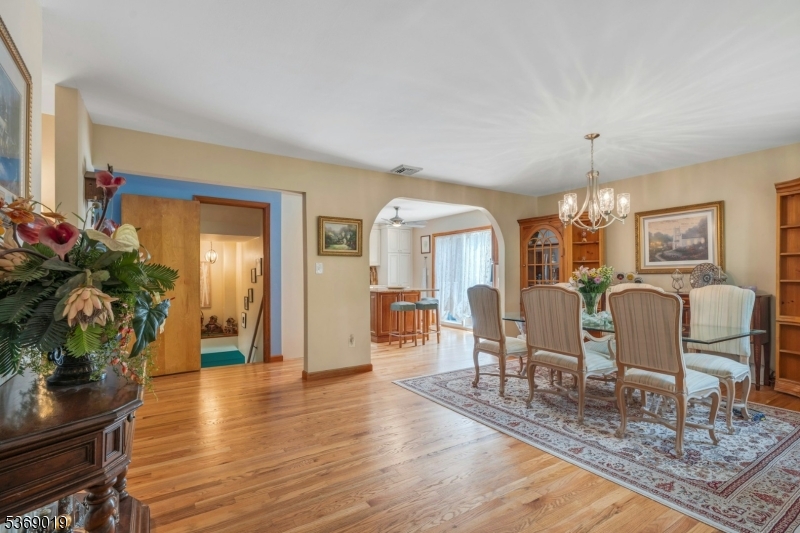 93 Hillside Dr