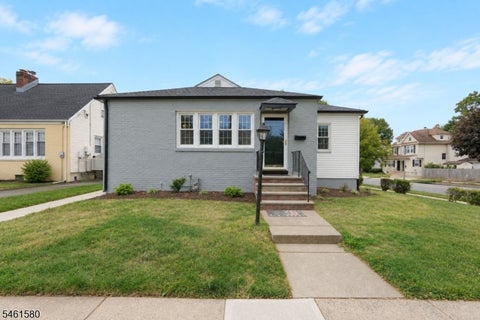 Photo for 362 E Clay Ave