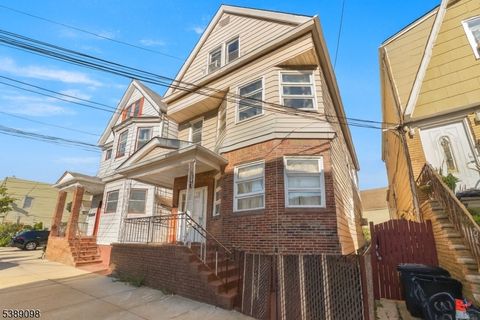 36 6Th St Harrison Town NJ 07029