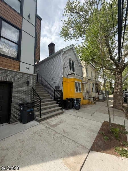 78 Garside St