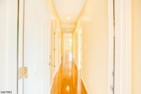 153 Walnut St 2 Montclair Twp. NJ 07042