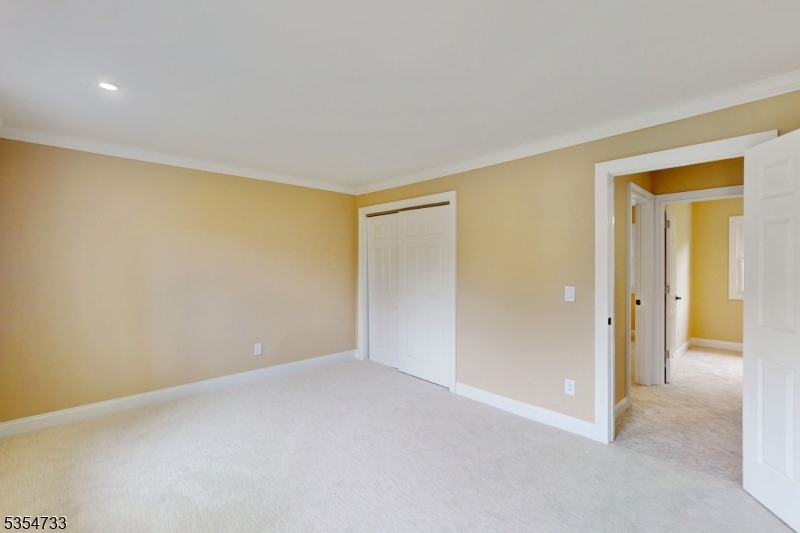 18 Miller Ave