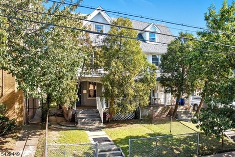 68 Danforth Ave Jersey City NJ 07305