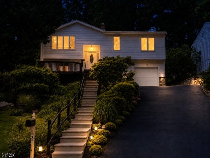 72 W Lake Shore Dr