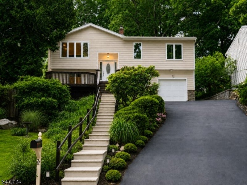72 W Lake Shore Dr