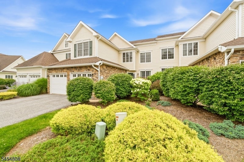 56 Briar Ct