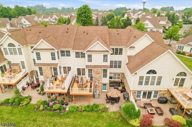 56 Briar Ct