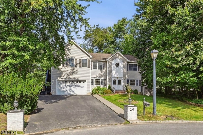 24 Taylor Ct