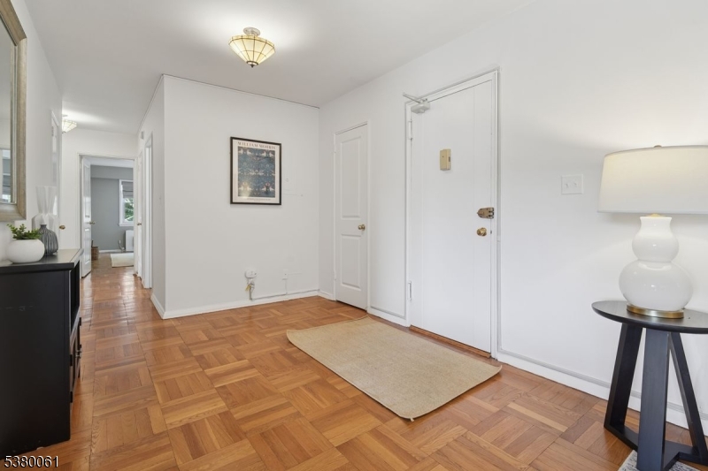 415 Claremont Ave 4F
