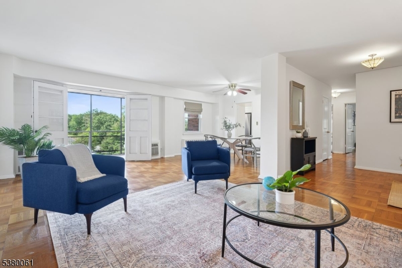 415 Claremont Ave 4F