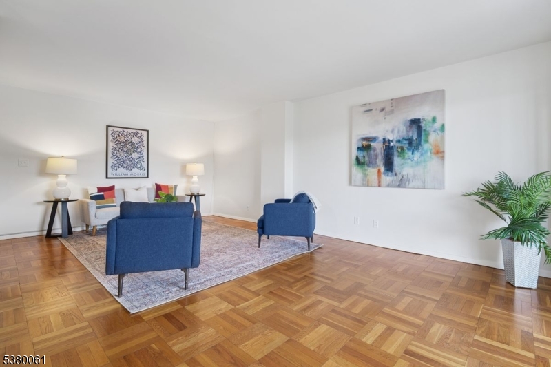 415 Claremont Ave 4F