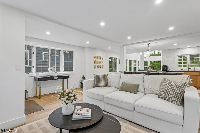 60 Meyersville Rd