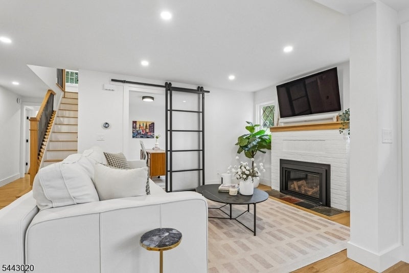 60 Meyersville Rd