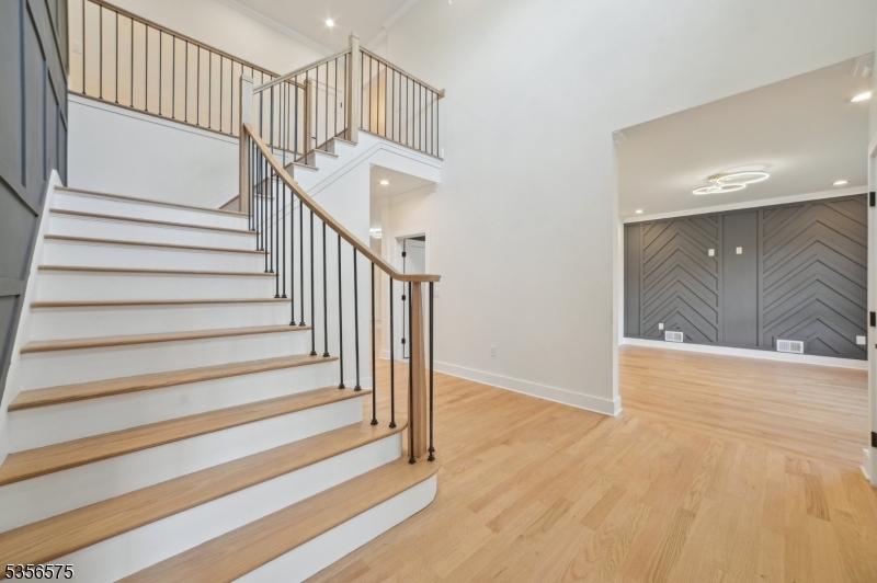 5 Foxcroft Dr