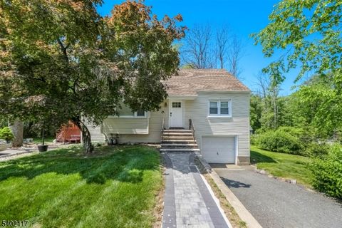 6 Waughaw Rd Montville Twp. NJ 07082