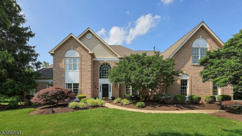 24 Montfort Dr