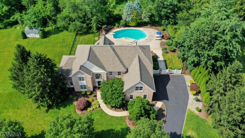 24 Montfort Dr