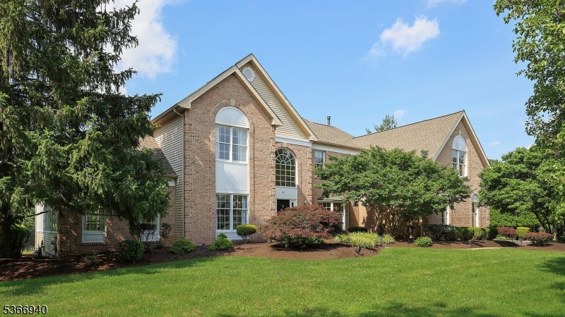 24 Montfort Dr