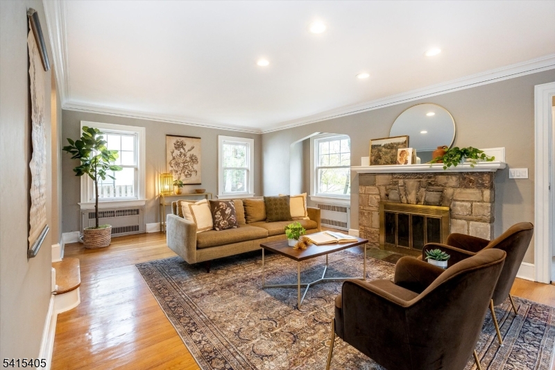 263 Richmond Ave