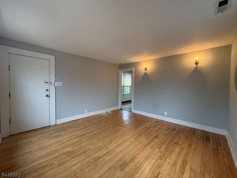 17 W Grant Ave
