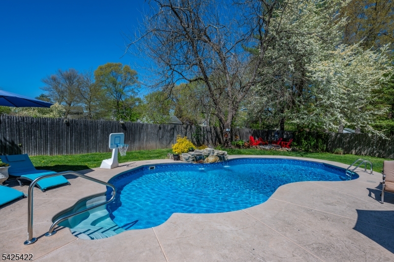 1125 Springfield Ave