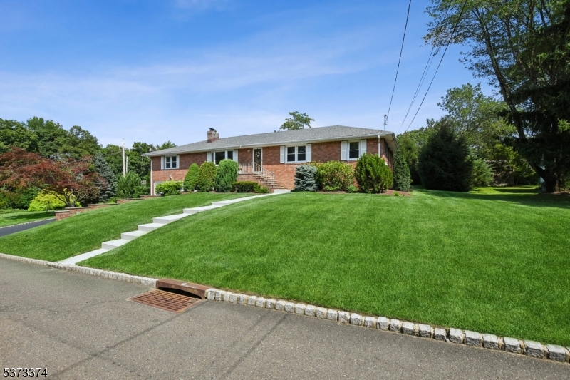 12 Douglas Dr