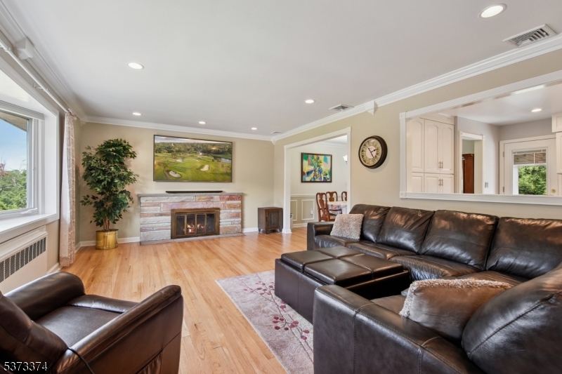 12 Douglas Dr