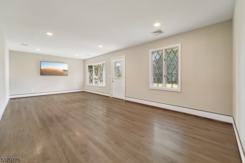 33 Seneca Trl
