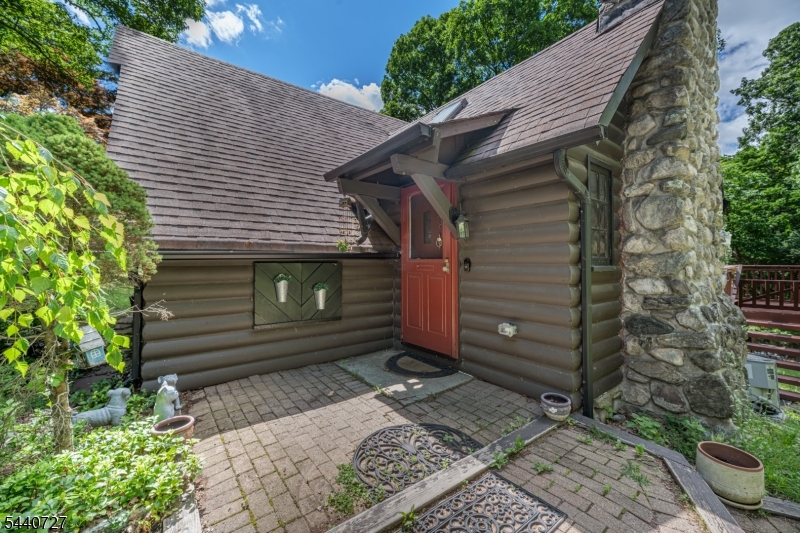 78 Woodlawn Rd