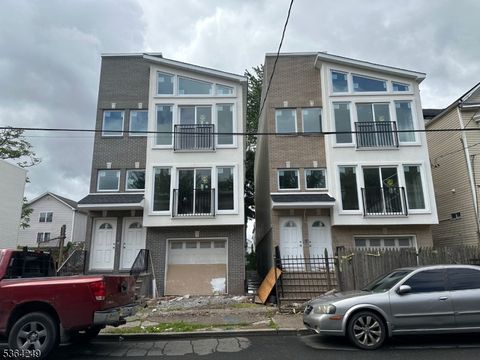 282 W Runyon Street Newark City NJ 07108